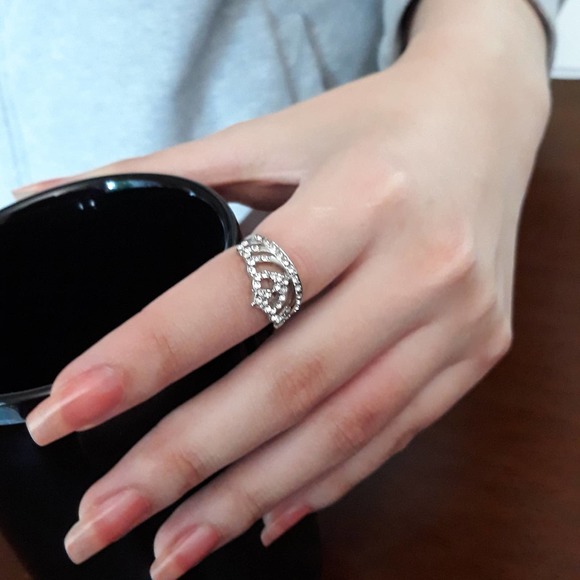 Princess Heart Crown Ring - Picture 7 of 7